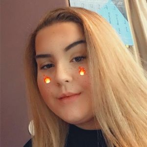 Meet your Posher, Abigail